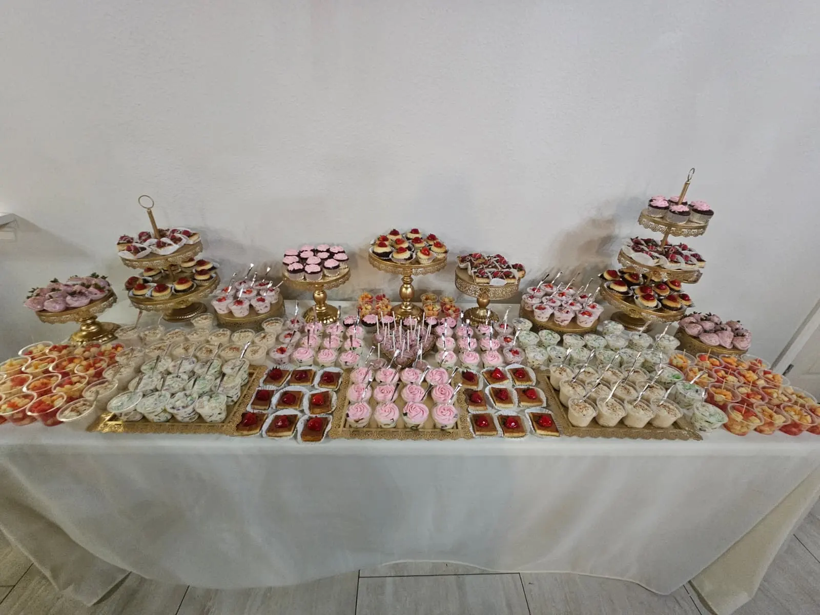 Dessert table detail
